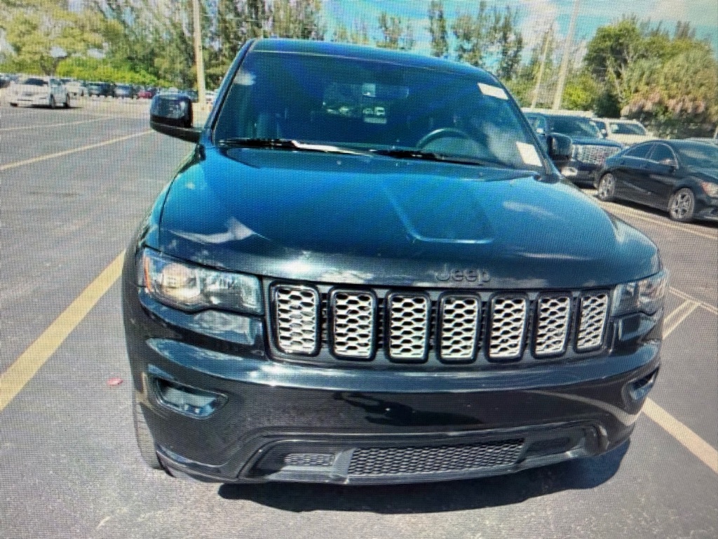 Photo 2 of this JEEP GRAND CHEROKEE
