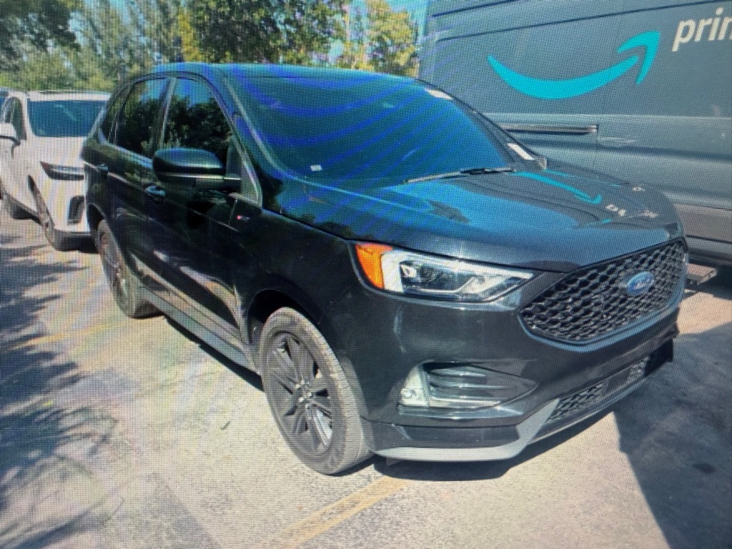 Photo 3 of this FORD EDGE