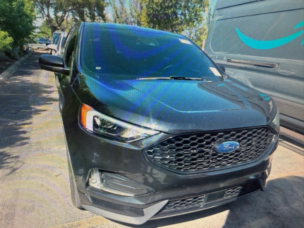 Photo 2 of this FORD EDGE