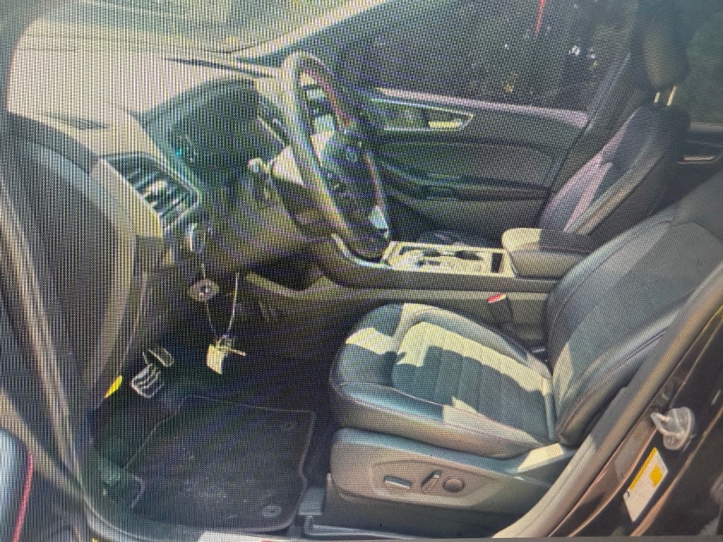 Photo 7 of this FORD EDGE