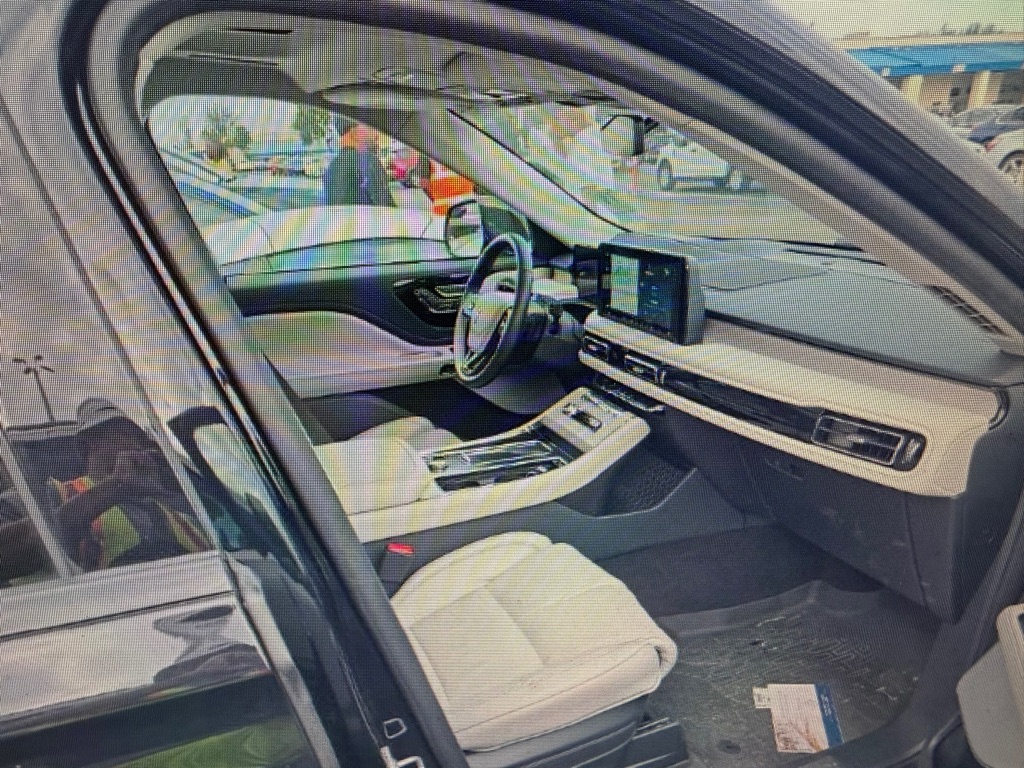 Photo 7 of this LINCOLN AVIATOR