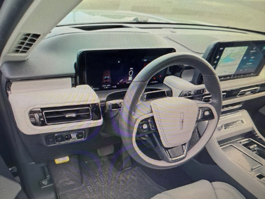 Photo 10 of this LINCOLN AVIATOR