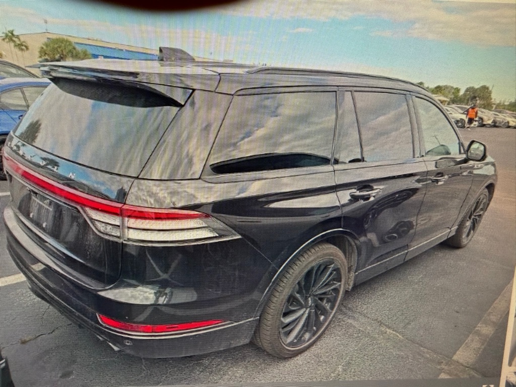 Photo 4 of this LINCOLN AVIATOR