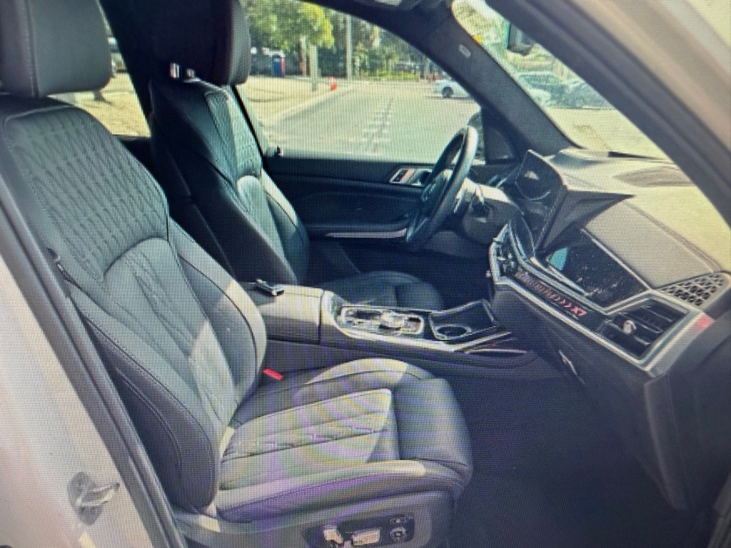 Photo 8 of this BMW X7