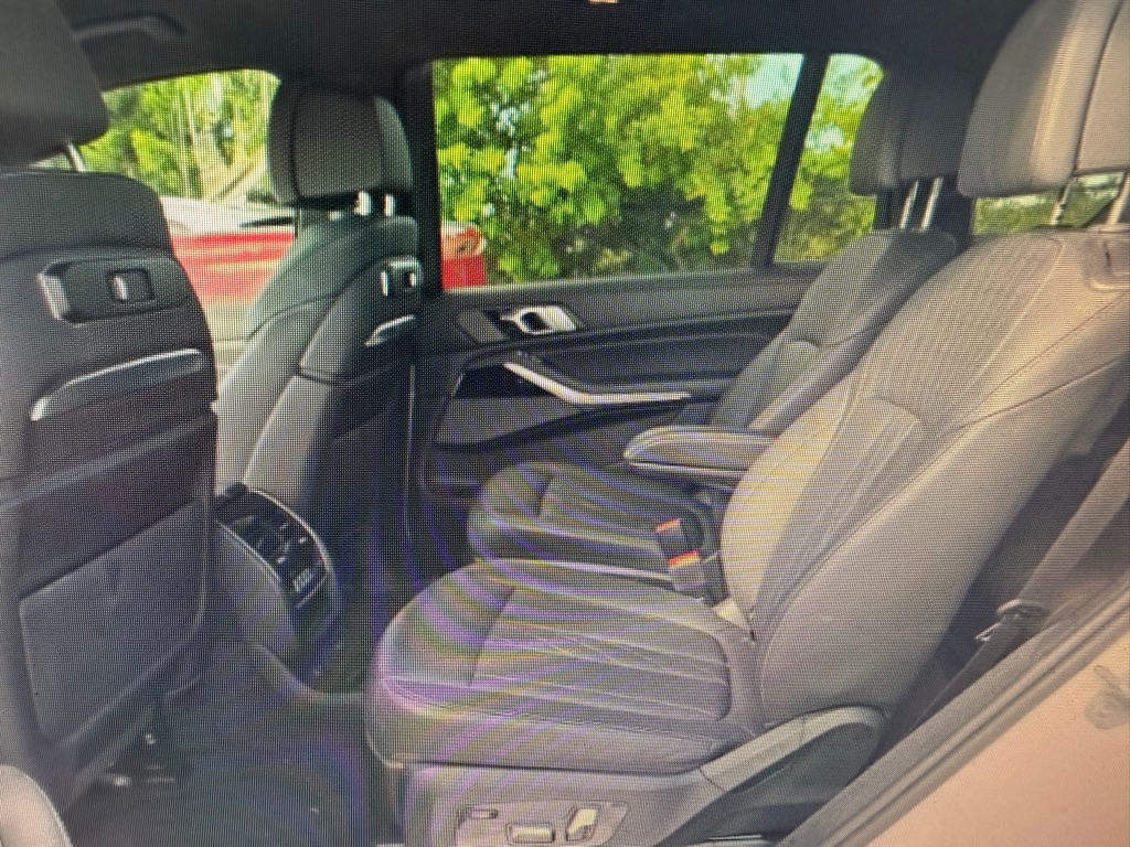 Photo 13 of this BMW X7