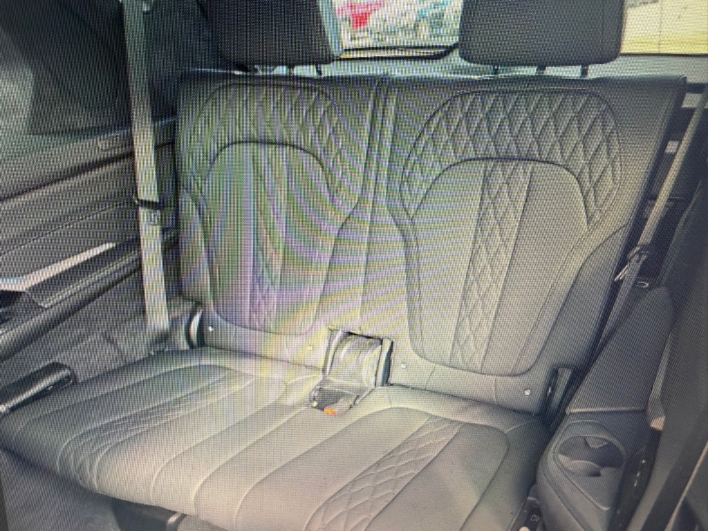 Photo 14 of this BMW X7