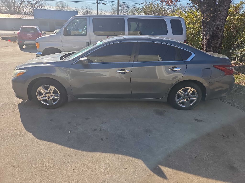 2018 Nissan Altima S's photo