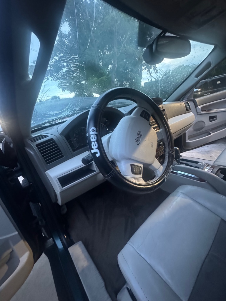 Additional photo of vehicle.