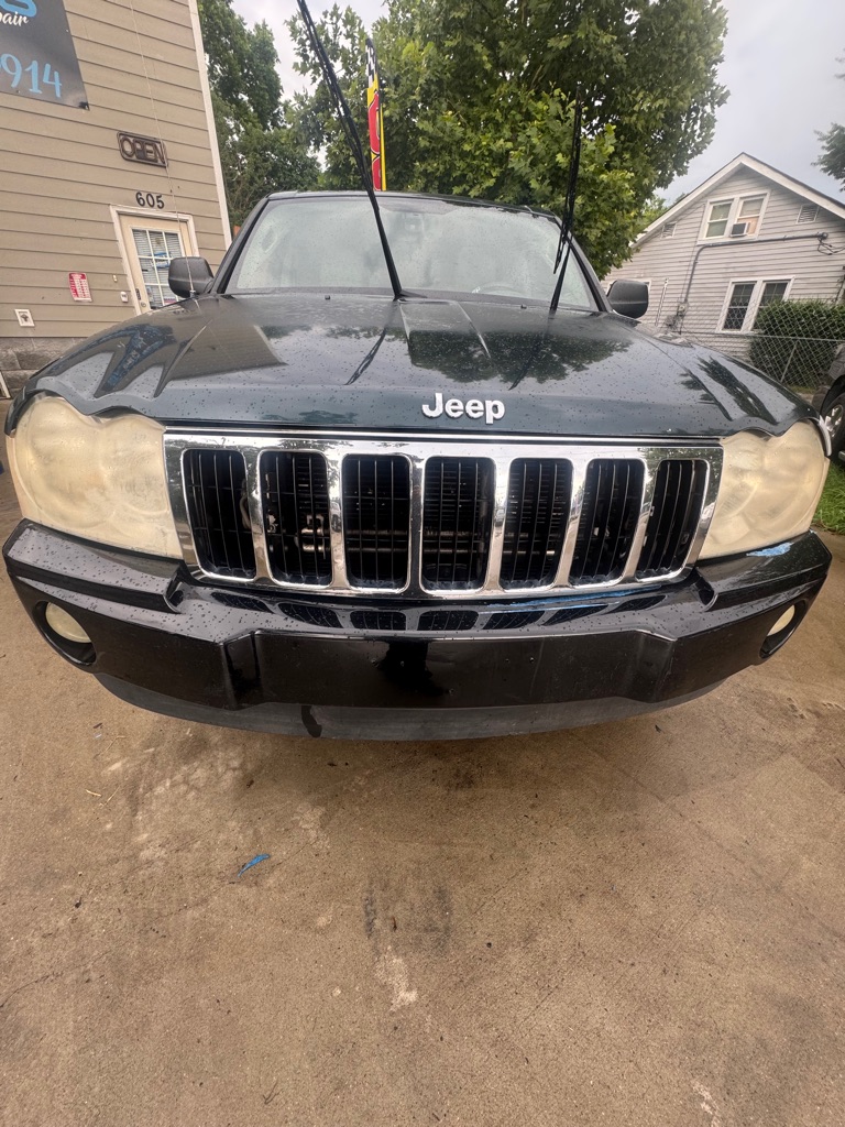 Additional photo of vehicle.