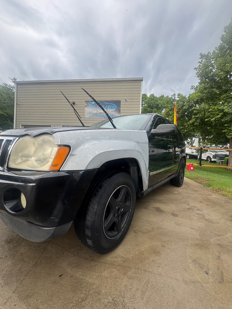 Additional photo of vehicle.