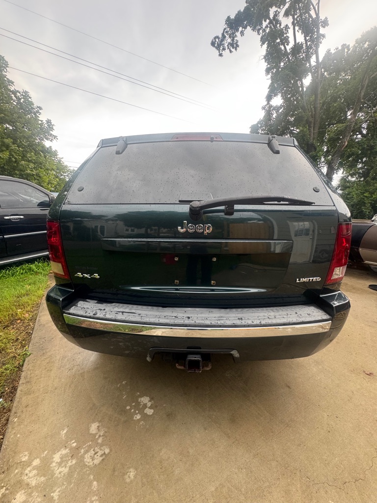 Additional photo of vehicle.