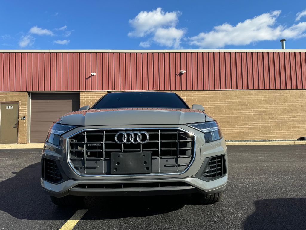Photo 6 of this AUDI Q8