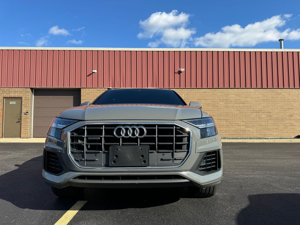 Photo 7 of this AUDI Q8