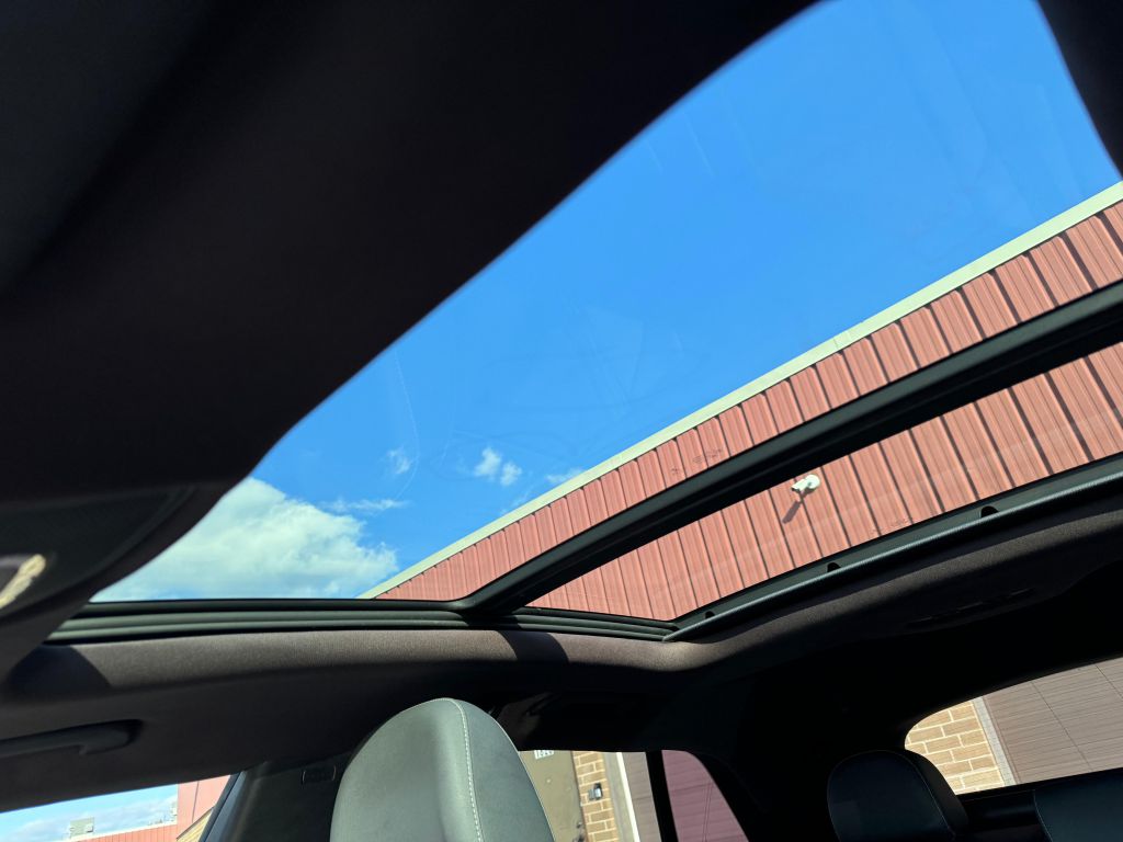 Photo 14 of this AUDI Q8