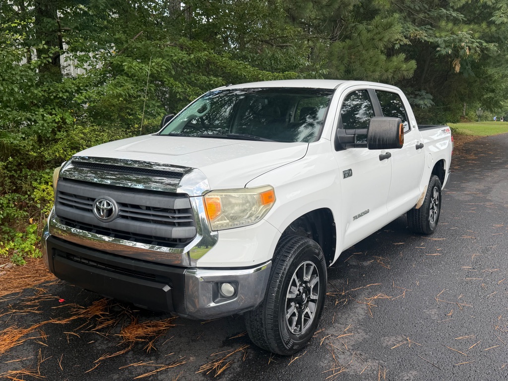 White 2014 Toyota Tundra Pickup Truck Four-Wheel Drive Automatic