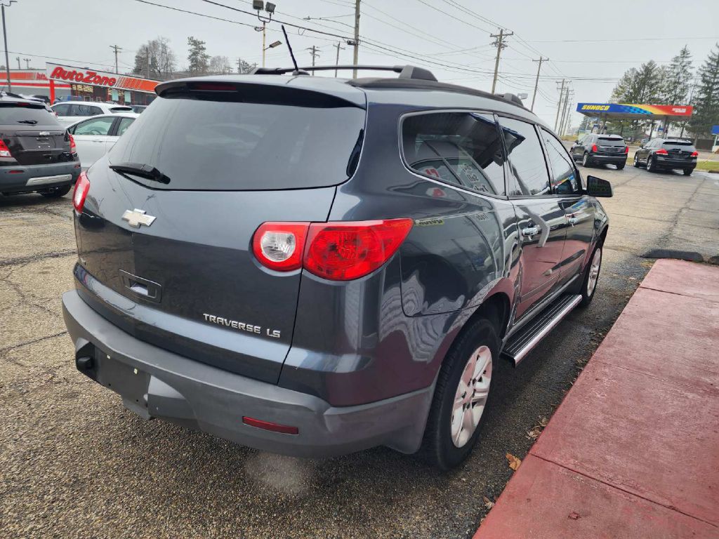Photo 4 of this CHEVROLET TRAVERSE