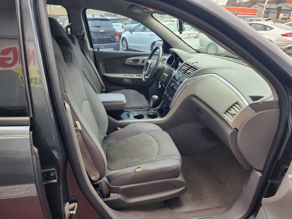 Photo 12 of this CHEVROLET TRAVERSE