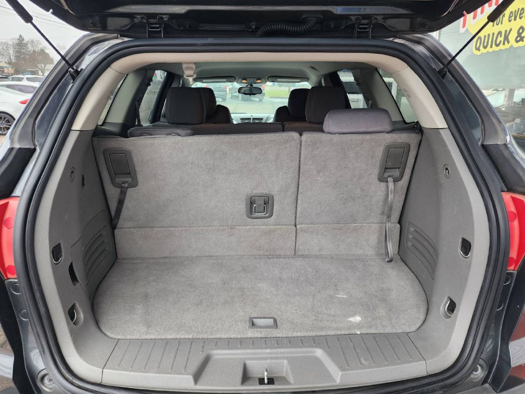 Photo 8 of this CHEVROLET TRAVERSE