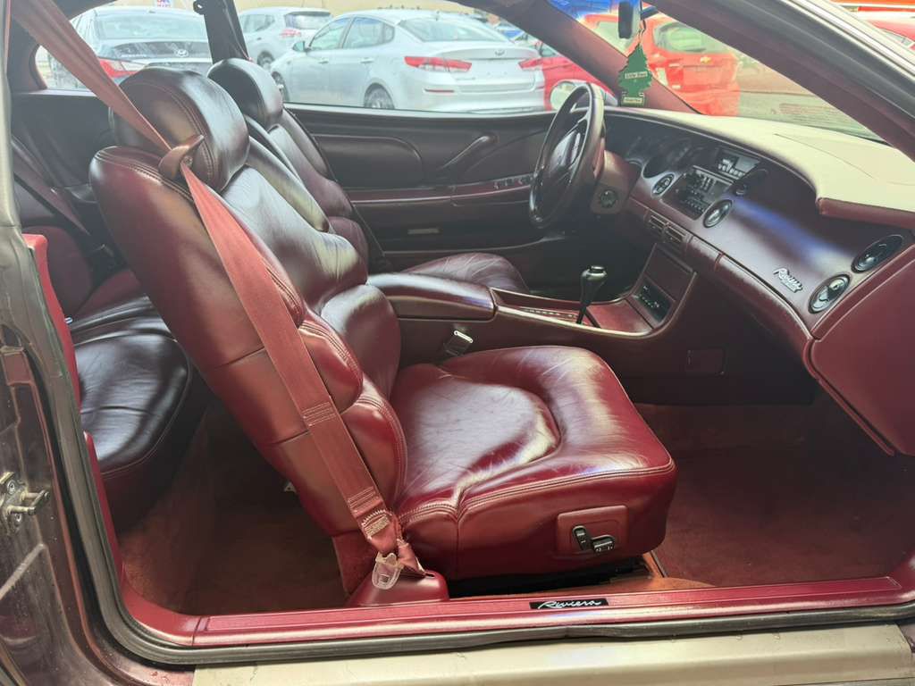 Photo 2 of this BUICK RIVIERA