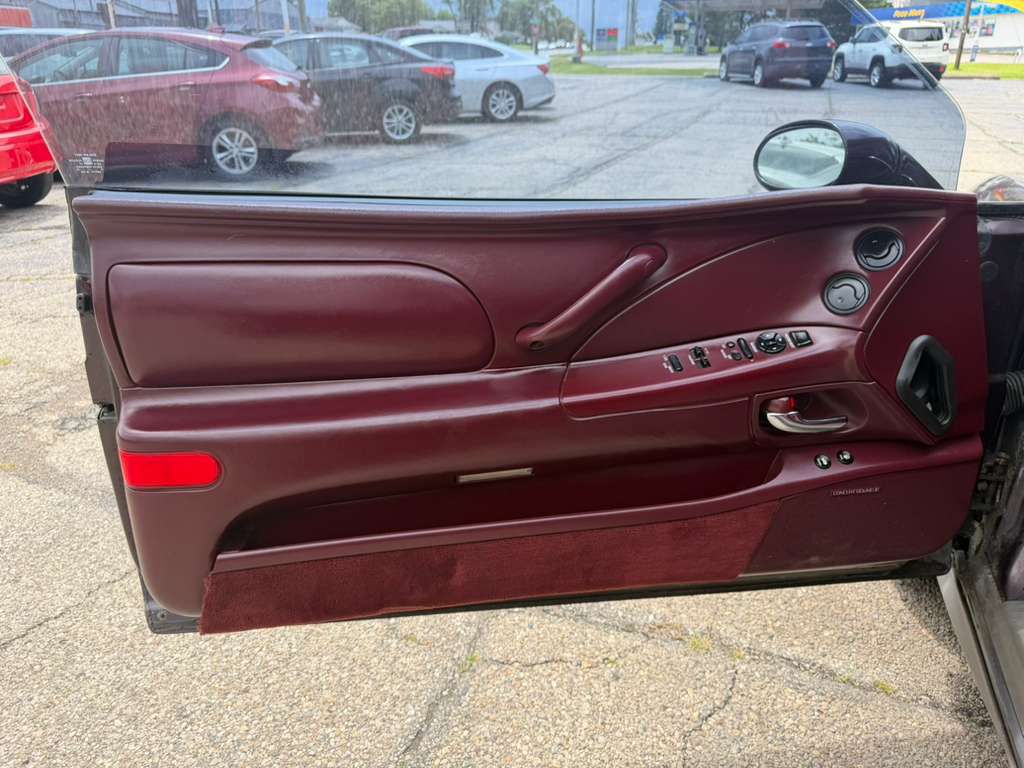 Photo 16 of this BUICK RIVIERA