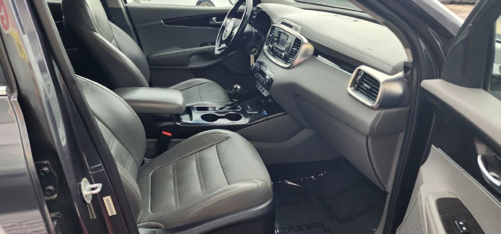 Photo 12 of this KIA SORENTO
