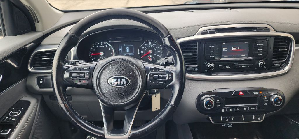 Photo 10 of this KIA SORENTO