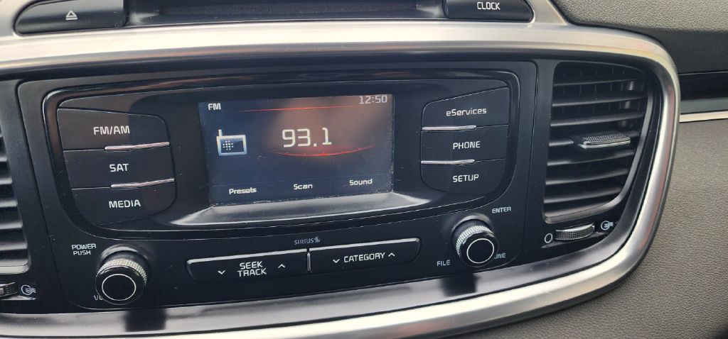 Photo 17 of this KIA SORENTO