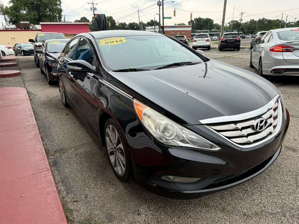 Photo 3 of this HYUNDAI SONATA