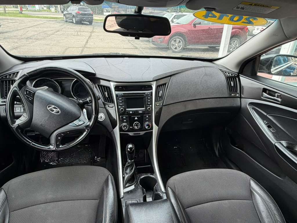 Photo 10 of this HYUNDAI SONATA