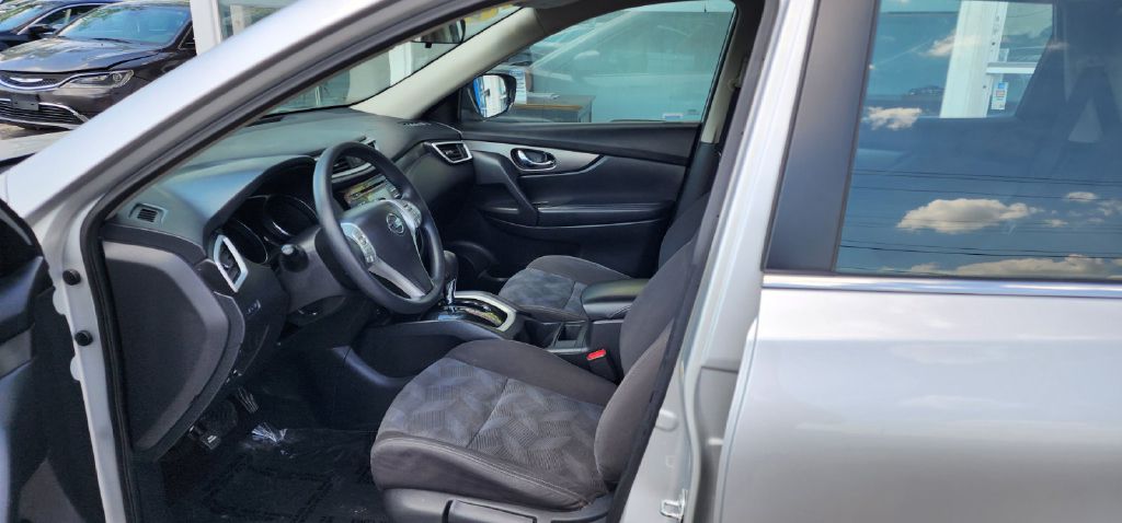 Photo 9 of this NISSAN ROGUE