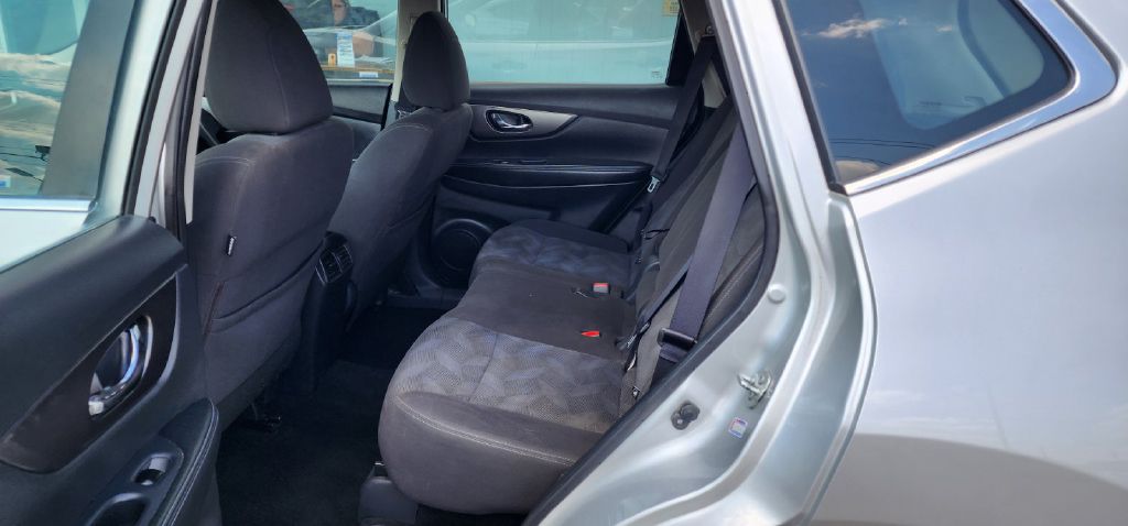Photo 11 of this NISSAN ROGUE