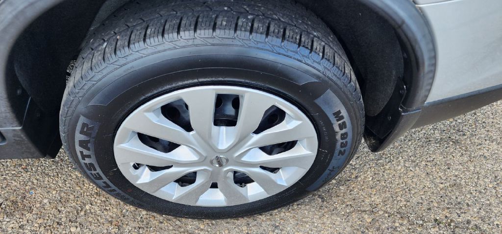 Photo 20 of this NISSAN ROGUE