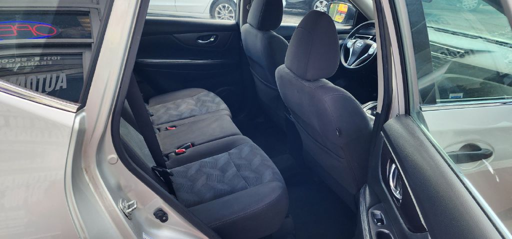 Photo 12 of this NISSAN ROGUE