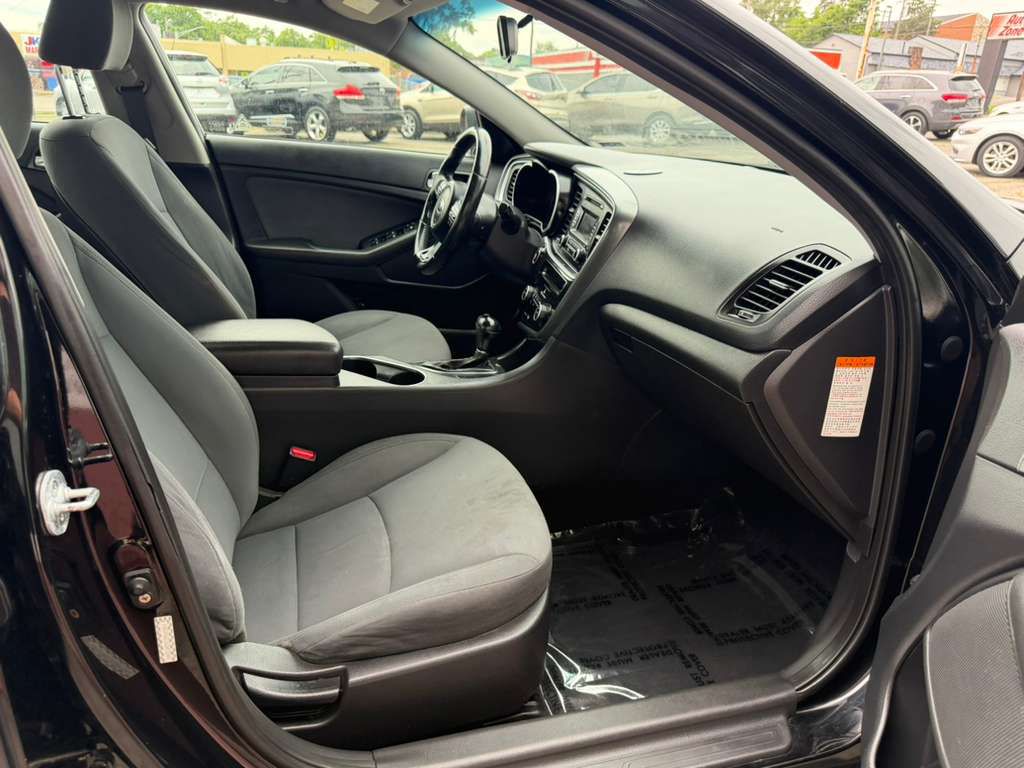 Photo 12 of this KIA OPTIMA HYBRID