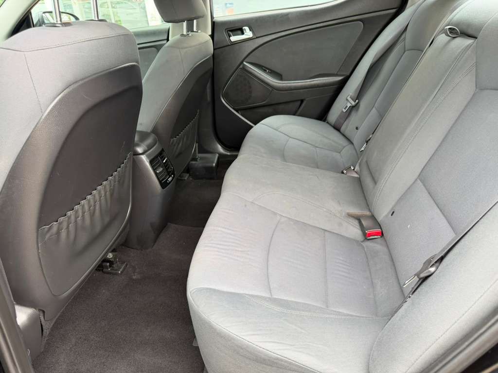 Photo 15 of this KIA OPTIMA HYBRID