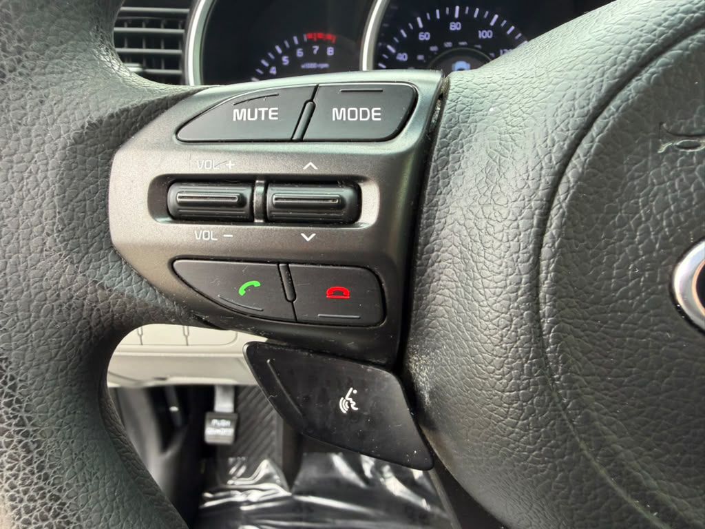 Photo 17 of this KIA OPTIMA HYBRID