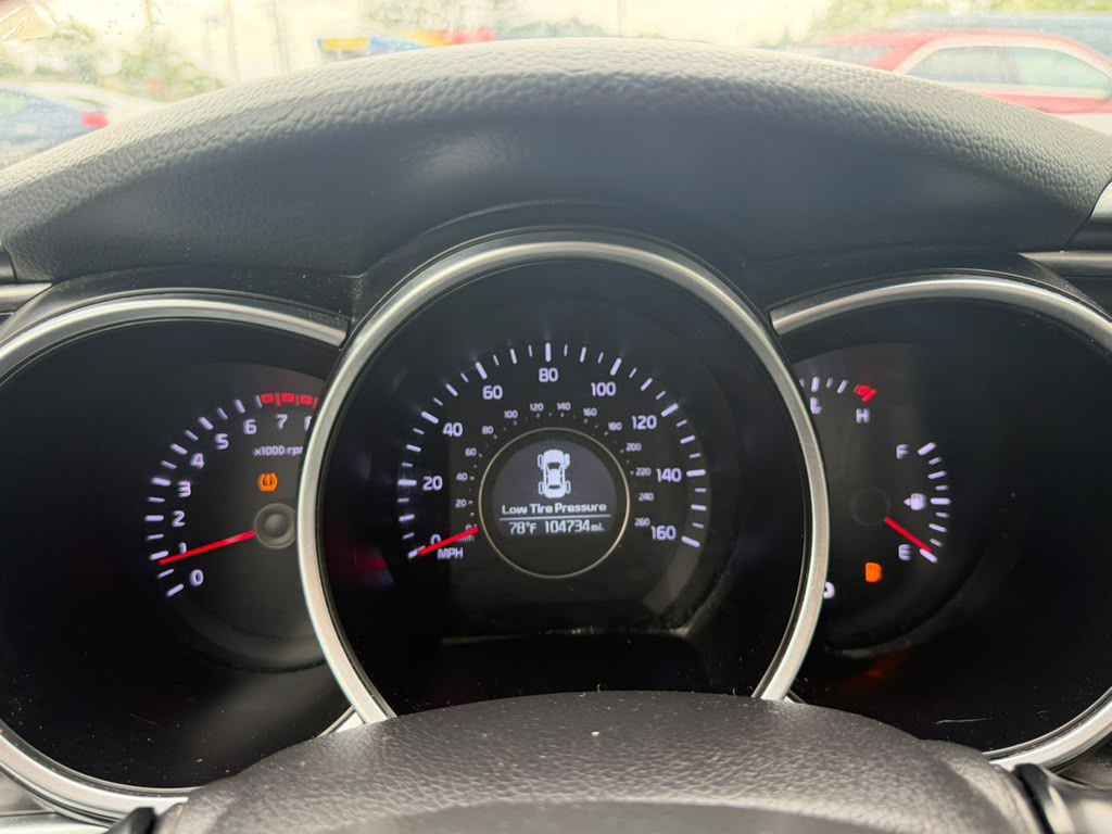 Photo 19 of this KIA OPTIMA HYBRID