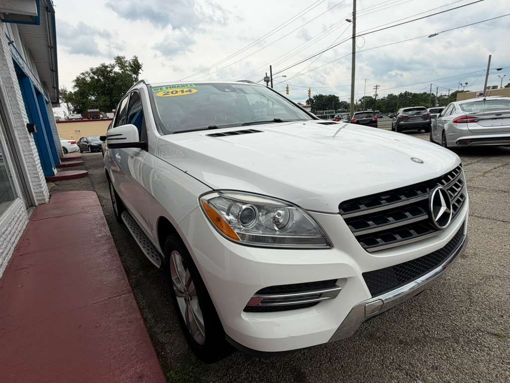 Photo 3 of this MERCEDES-BENZ M-CLASS