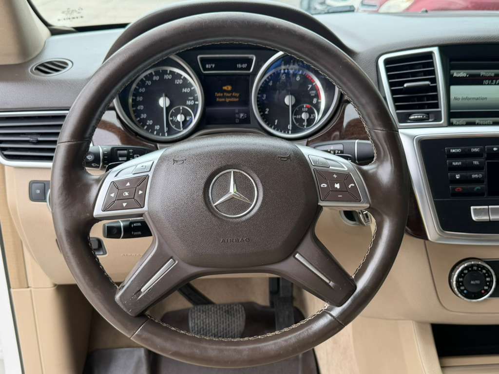Photo 10 of this MERCEDES-BENZ M-CLASS