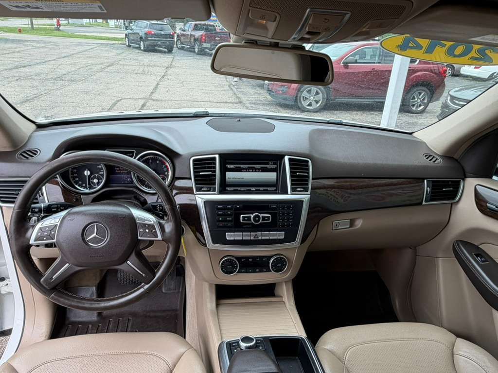Photo 11 of this MERCEDES-BENZ M-CLASS