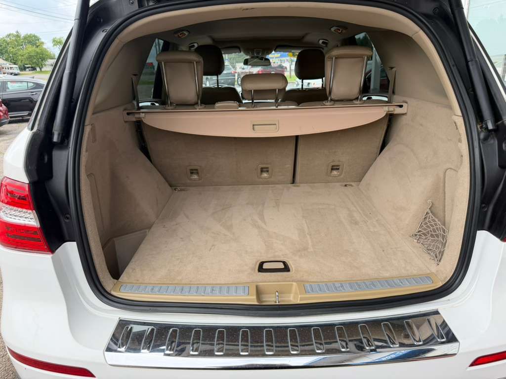 Photo 8 of this MERCEDES-BENZ M-CLASS