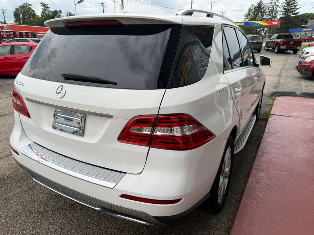 Photo 4 of this MERCEDES-BENZ M-CLASS