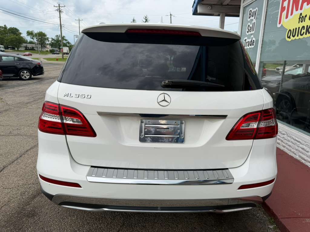 Photo 5 of this MERCEDES-BENZ M-CLASS