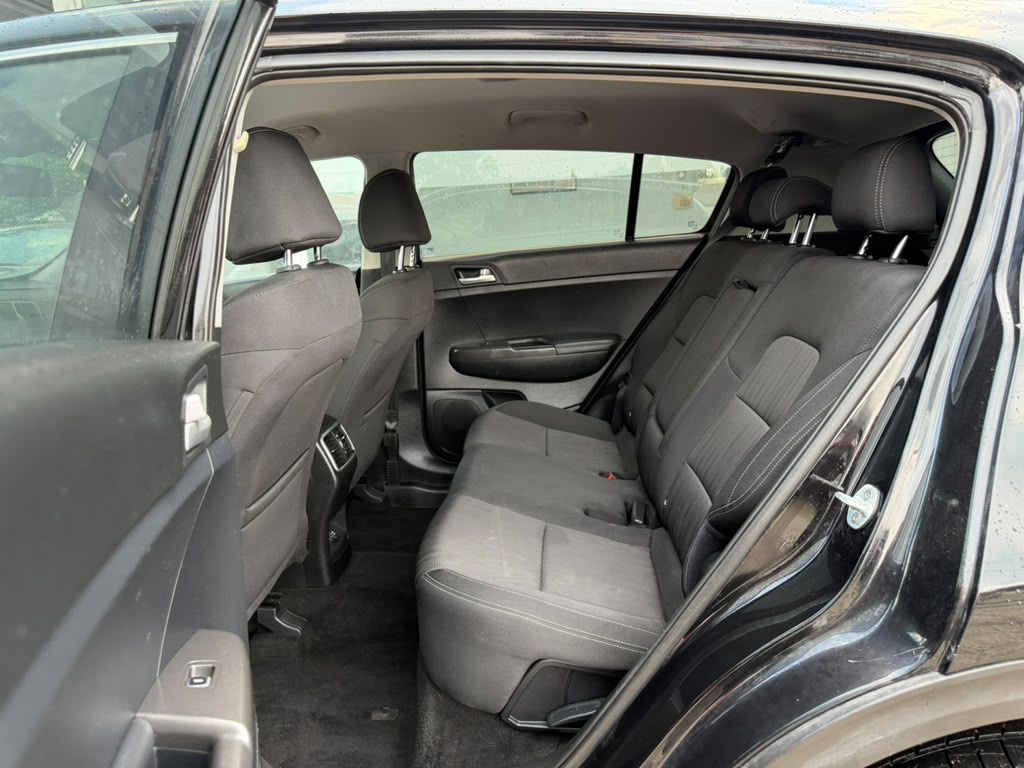 Photo 15 of this KIA SPORTAGE