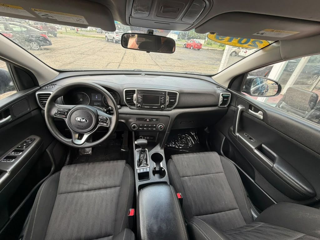 Photo 11 of this KIA SPORTAGE