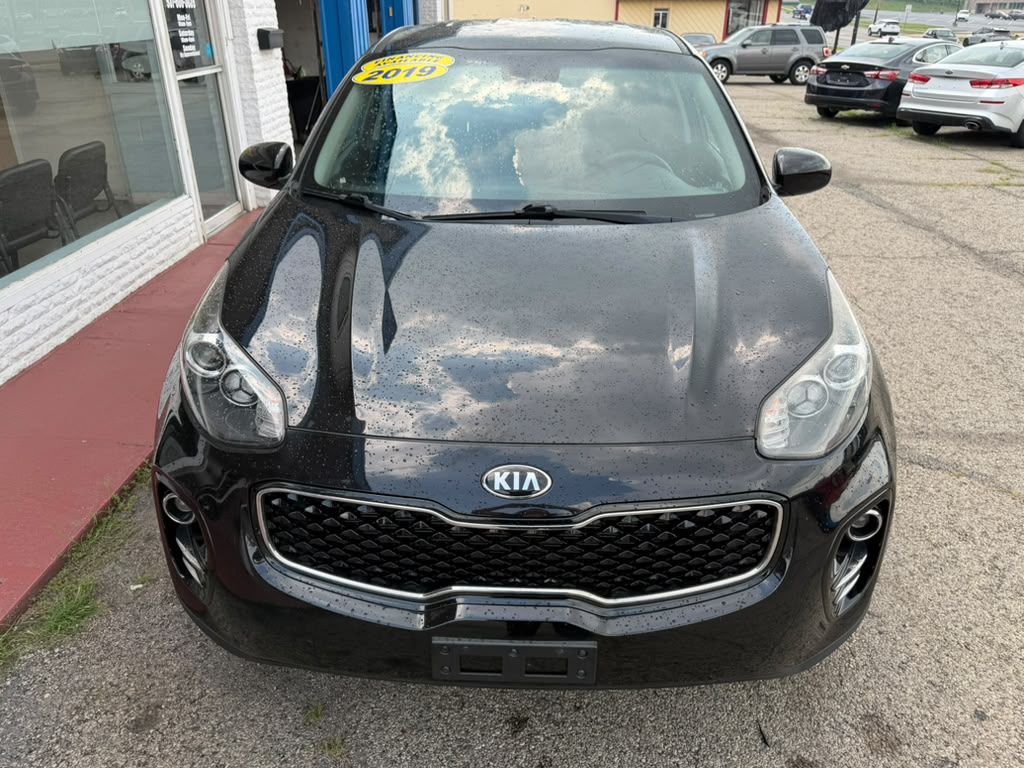 Photo 2 of this KIA SPORTAGE