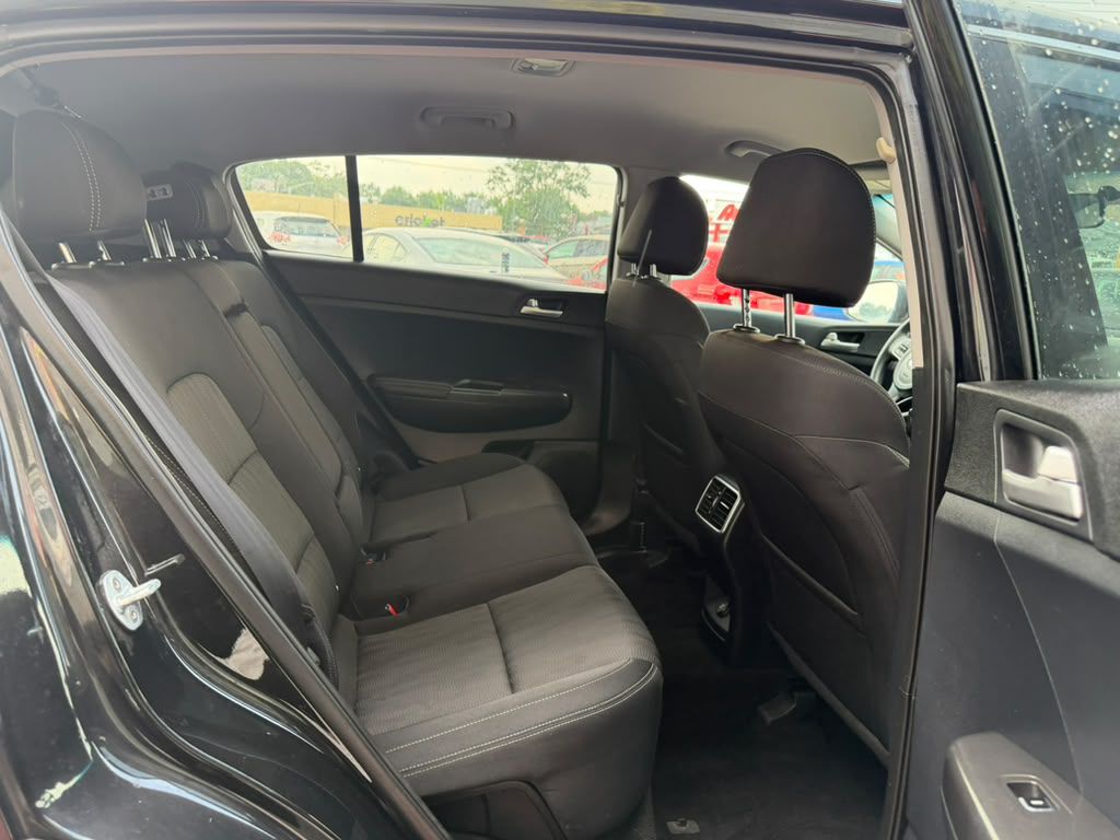 Photo 14 of this KIA SPORTAGE