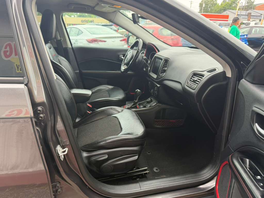 Photo 11 of this JEEP COMPASS