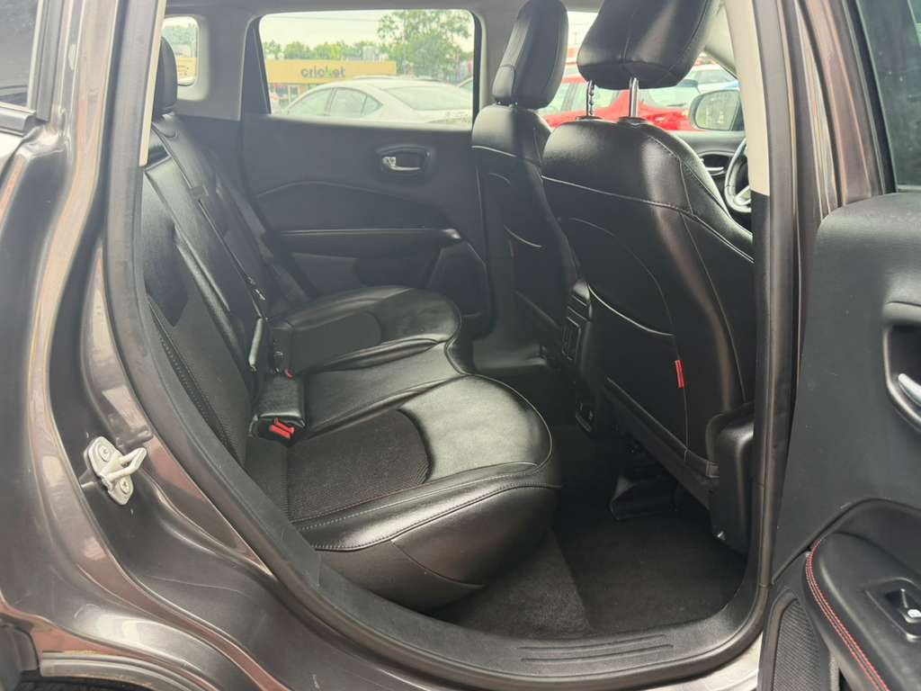Photo 13 of this JEEP COMPASS