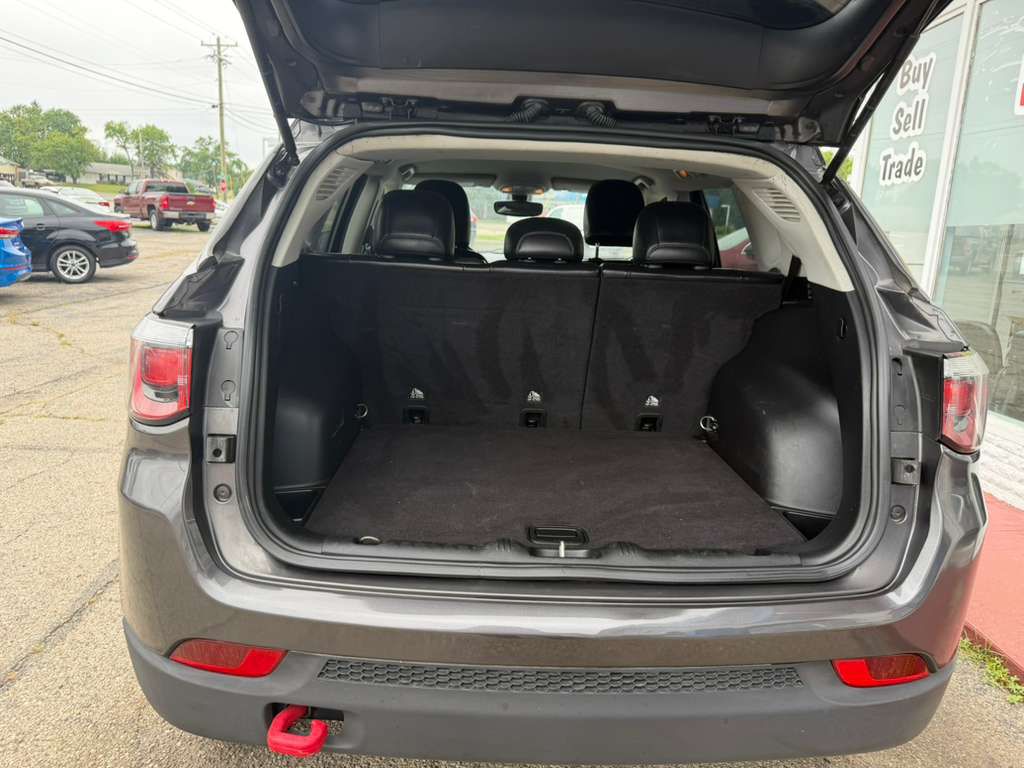 Photo 7 of this JEEP COMPASS